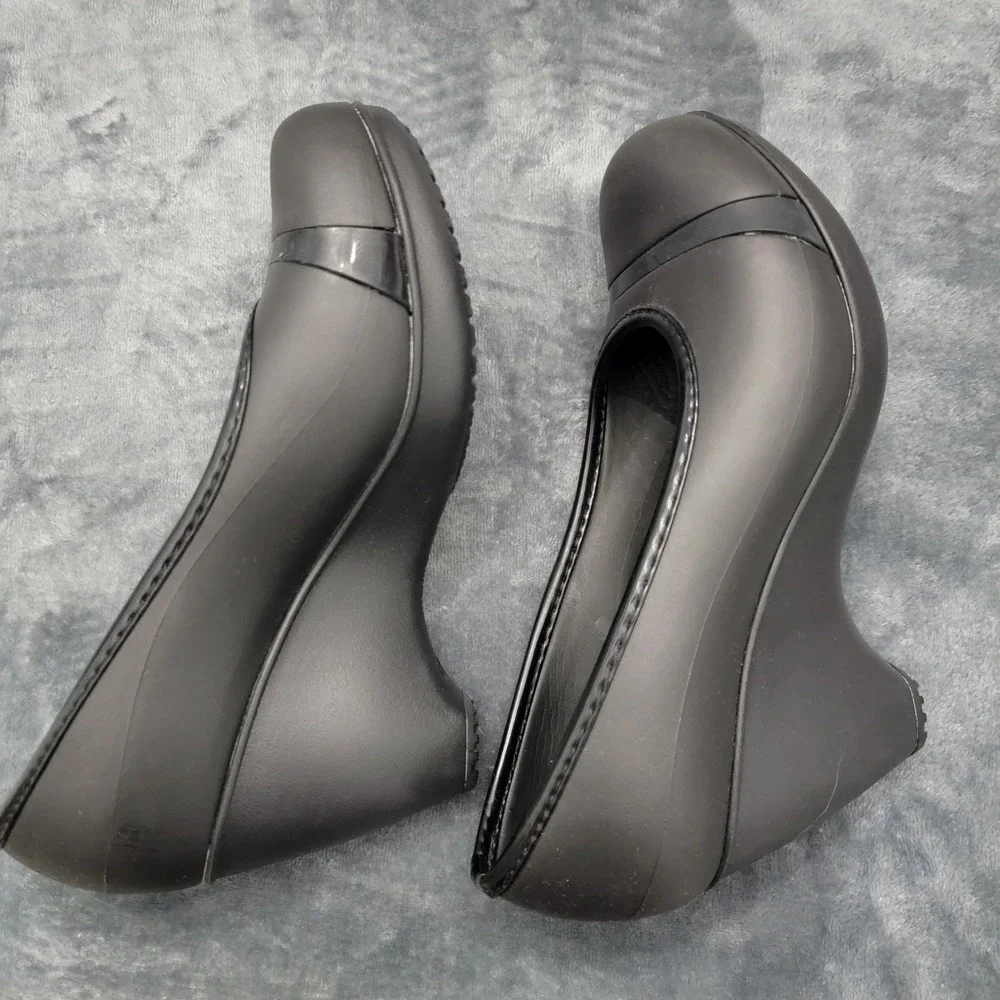 Crocs Wedge Pumps Womens 8 Black‎ Cap Toe Comfort Waterproof Versatile Casual